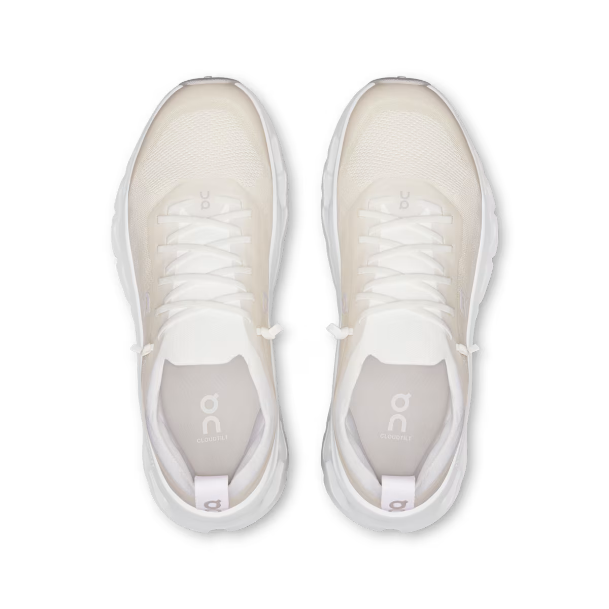 Auf dem Wolkenneigungsmond